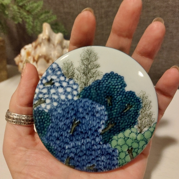 Vintage Takahashi Blue Forest Trinket Box - Picture 3 of 6